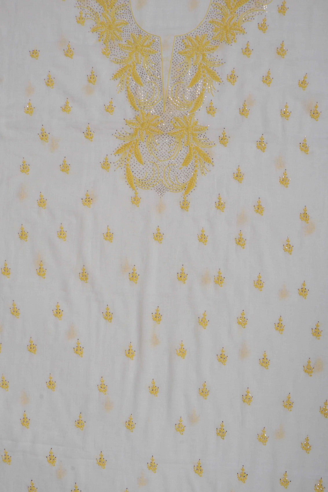 Ada Hand Embroidered White Cotton Lucknowi Chikankari Unstitched Suit Piece With Muqaish Work A588554