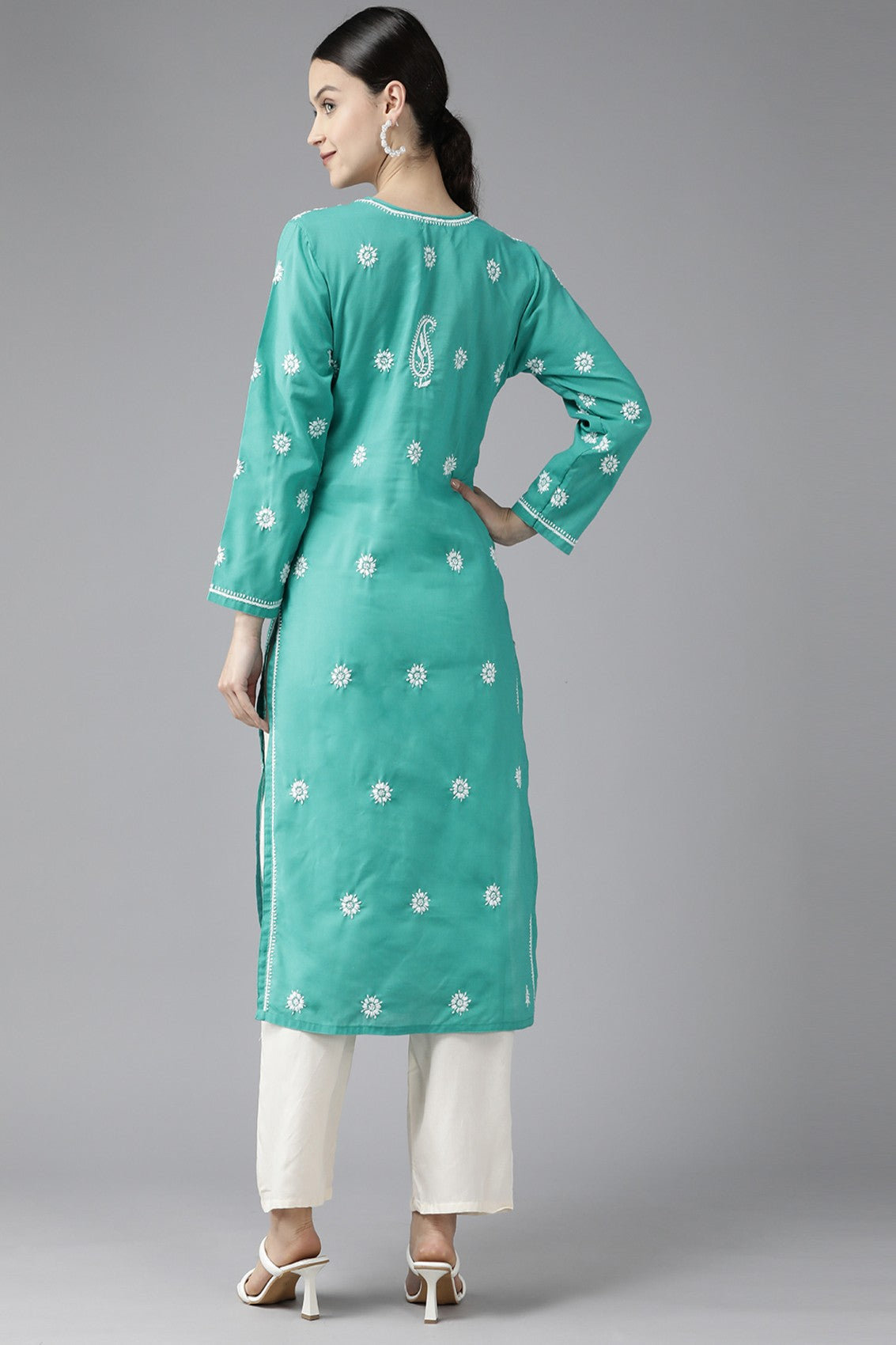 Ada Hand Embroidered Rama Green Cotton Lucknowi Chikankari Straight Kurta A411416