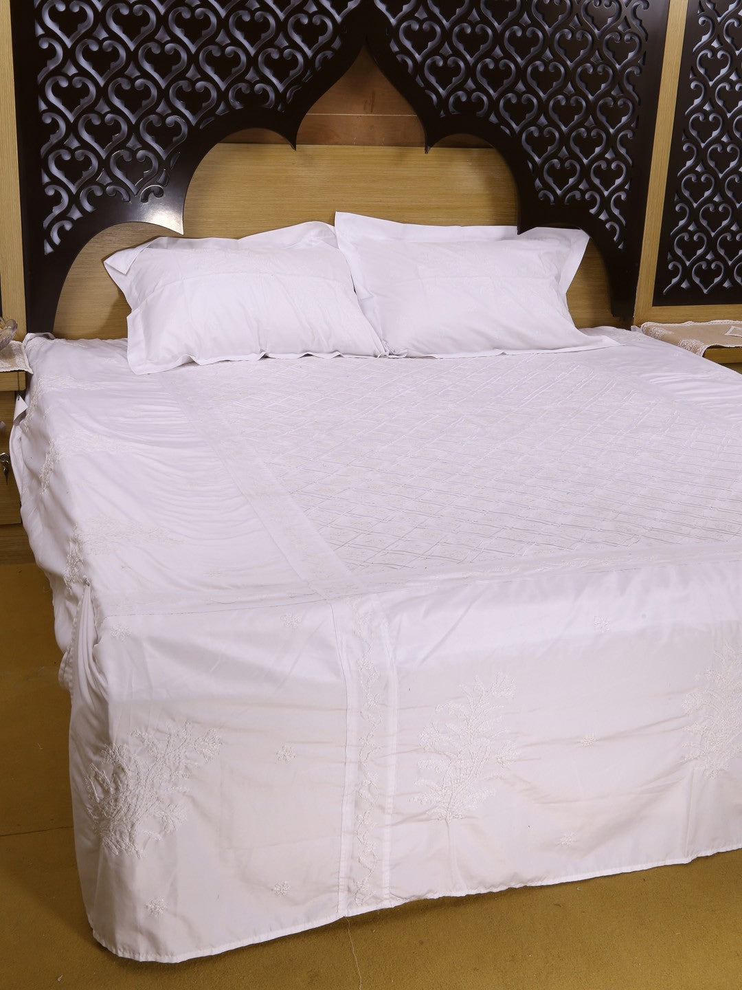 Ada Hand Embroidered White Cotton Lucknowi Chikankari Bed Sheet Set-A521774