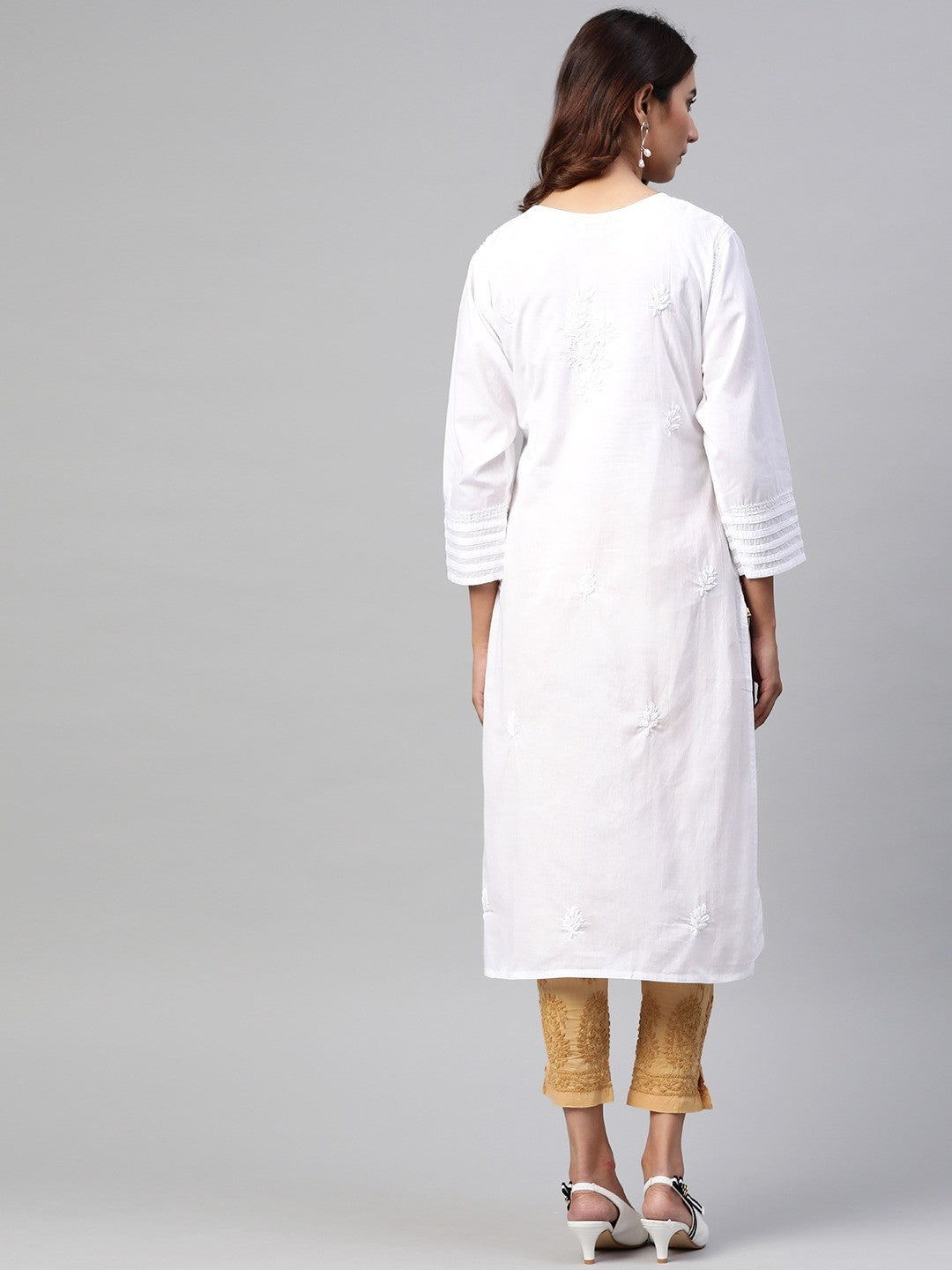 Ada Hand Embroidered White Cotton Lucknowi Chikankari Straight Kurta With Palazzo A811165