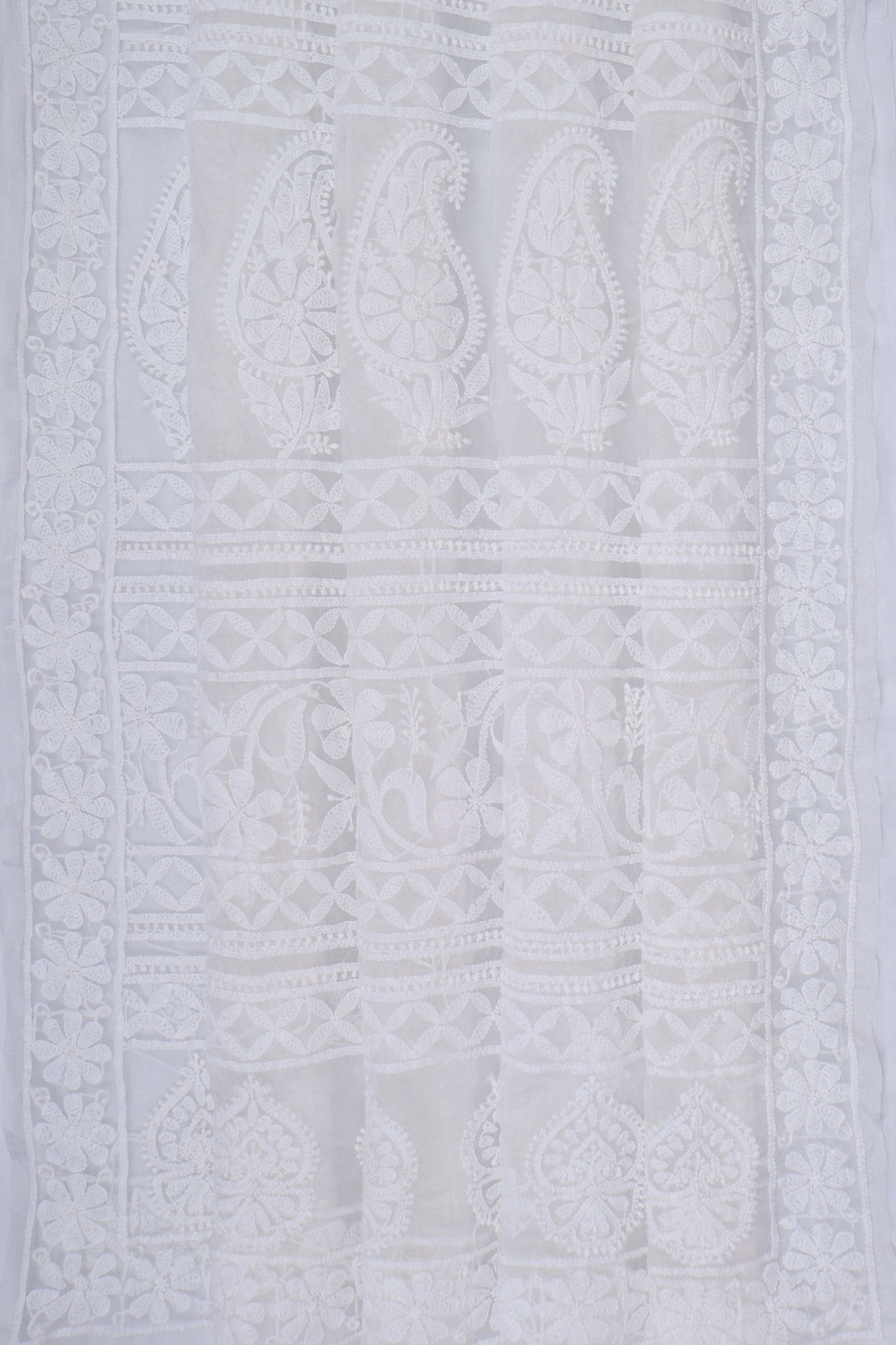 Ada Hand Embroidered White Organza Lucknowi Chikankari Saree With Blouse 01A274143