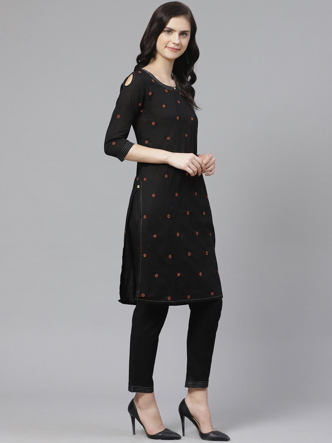 Ada Hand Embroidered Black Cotton Lucknowi Chikankari Straight Kurta/Trouser Set With Muqaish Work A100557