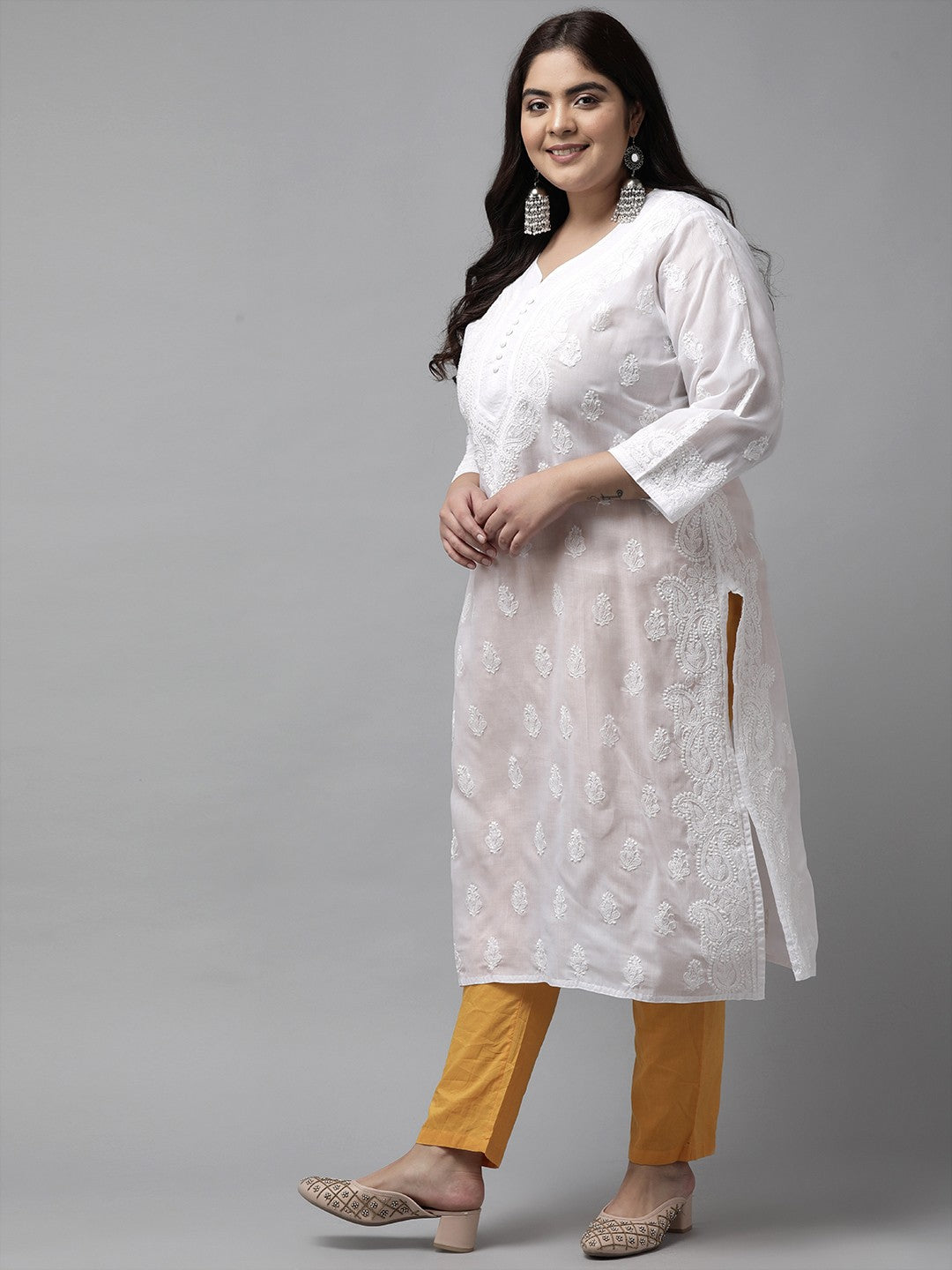 Ada Hand Embroidered White Cotton Lucknowi Chikankari Straight Kurta A100356