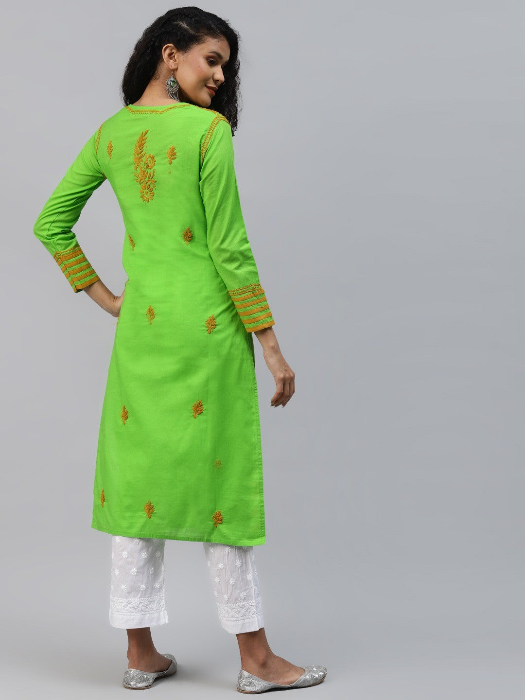 Ada Hand Embroidered Green Cotton Lucknowi Chikankari Straight Kurta A135617