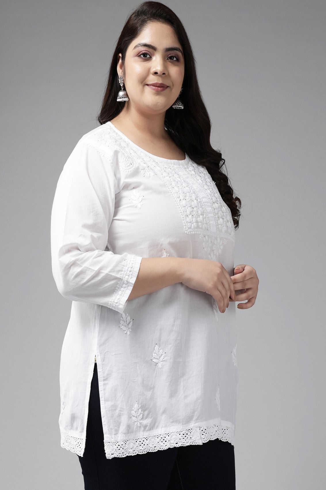 Ada Hand Embroidered White Cotton Lucknowi Chikankari Kurti With Muqaish Work A100594