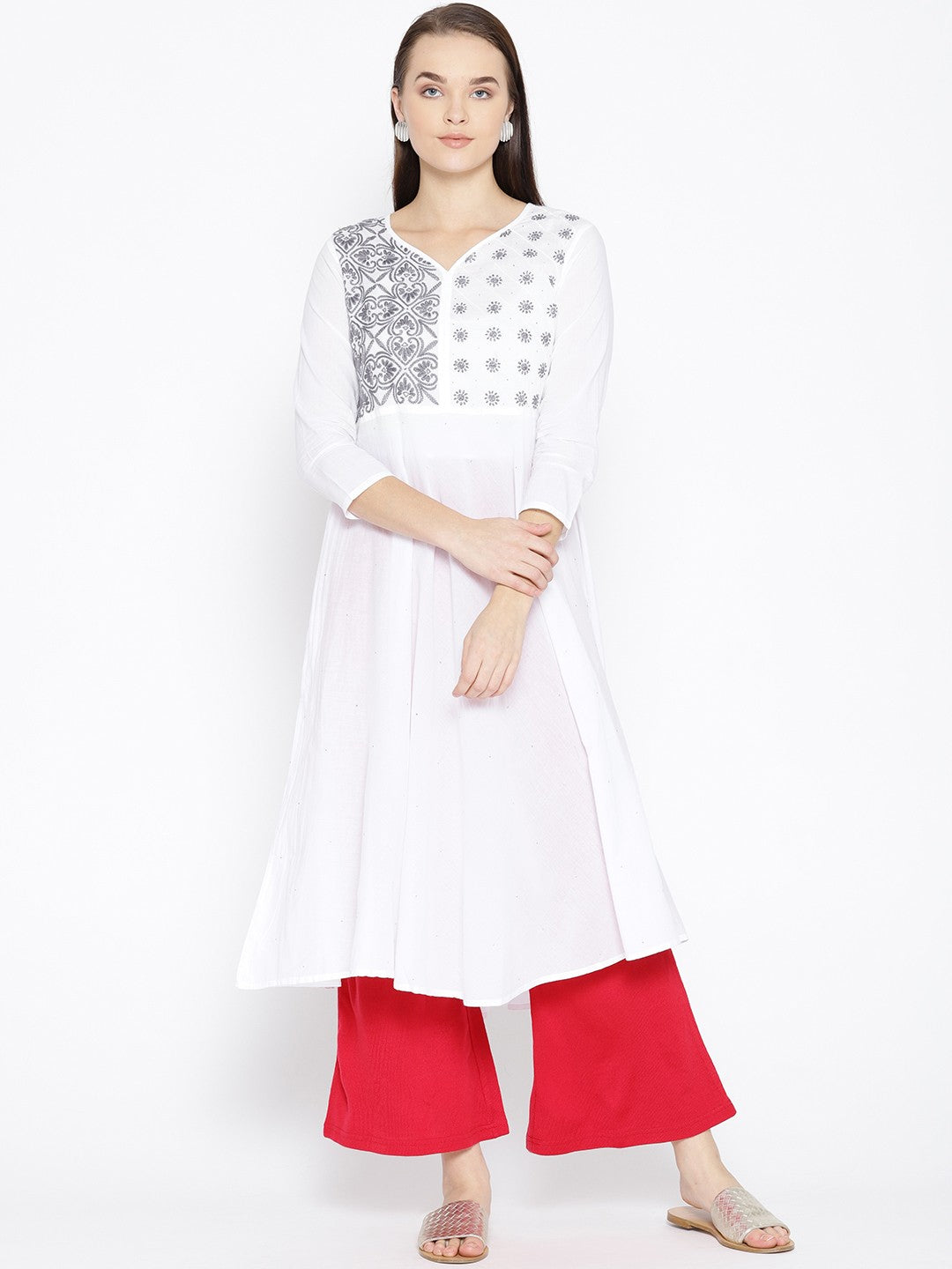 Ada Hand Embroidered White Cotton Lucknowi Chikankari Straight Kurta With Muqaish Work A100056