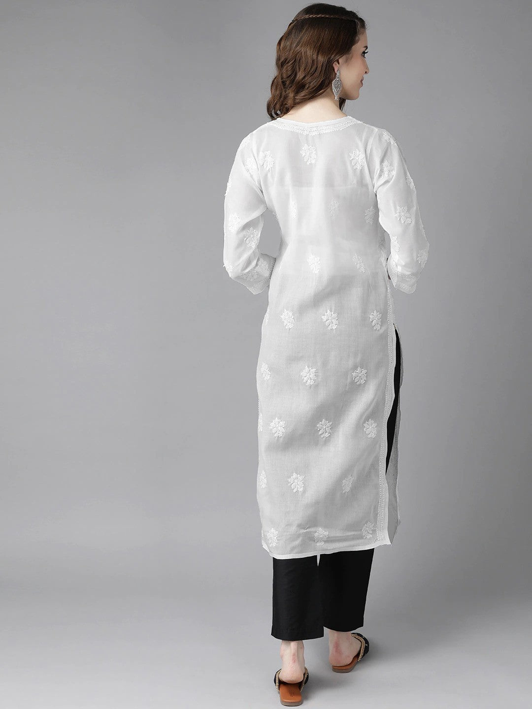 Ada Hand Embroidered White Cotton Lucknowi Chikankari Straight Kurta A411181