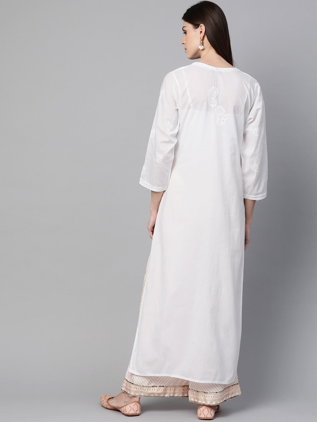 Ada Hand Embroidered White Cotton Lucknowi Chikankari Straight Kurta With Muqaish Work A100426