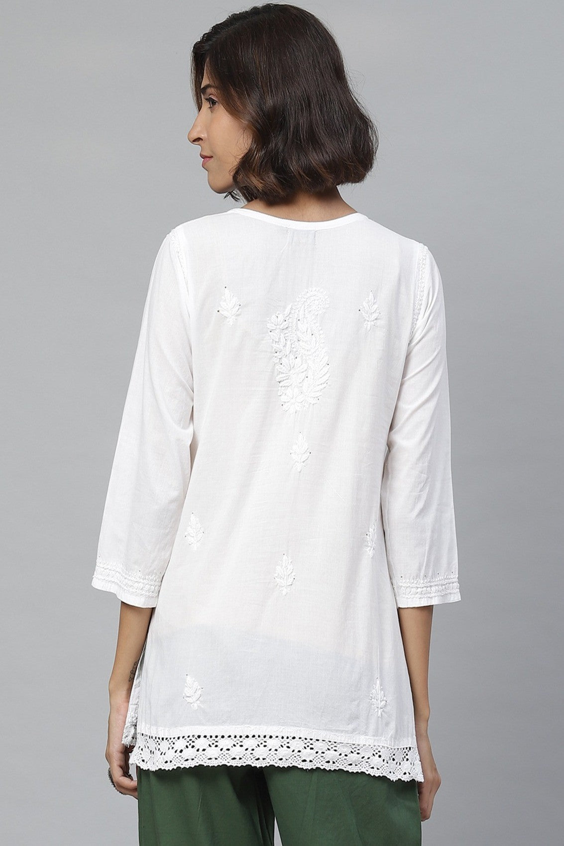 Ada Hand Embroidered White Cotton Lucknowi Chikankari Kurti With Muqaish Work A100594