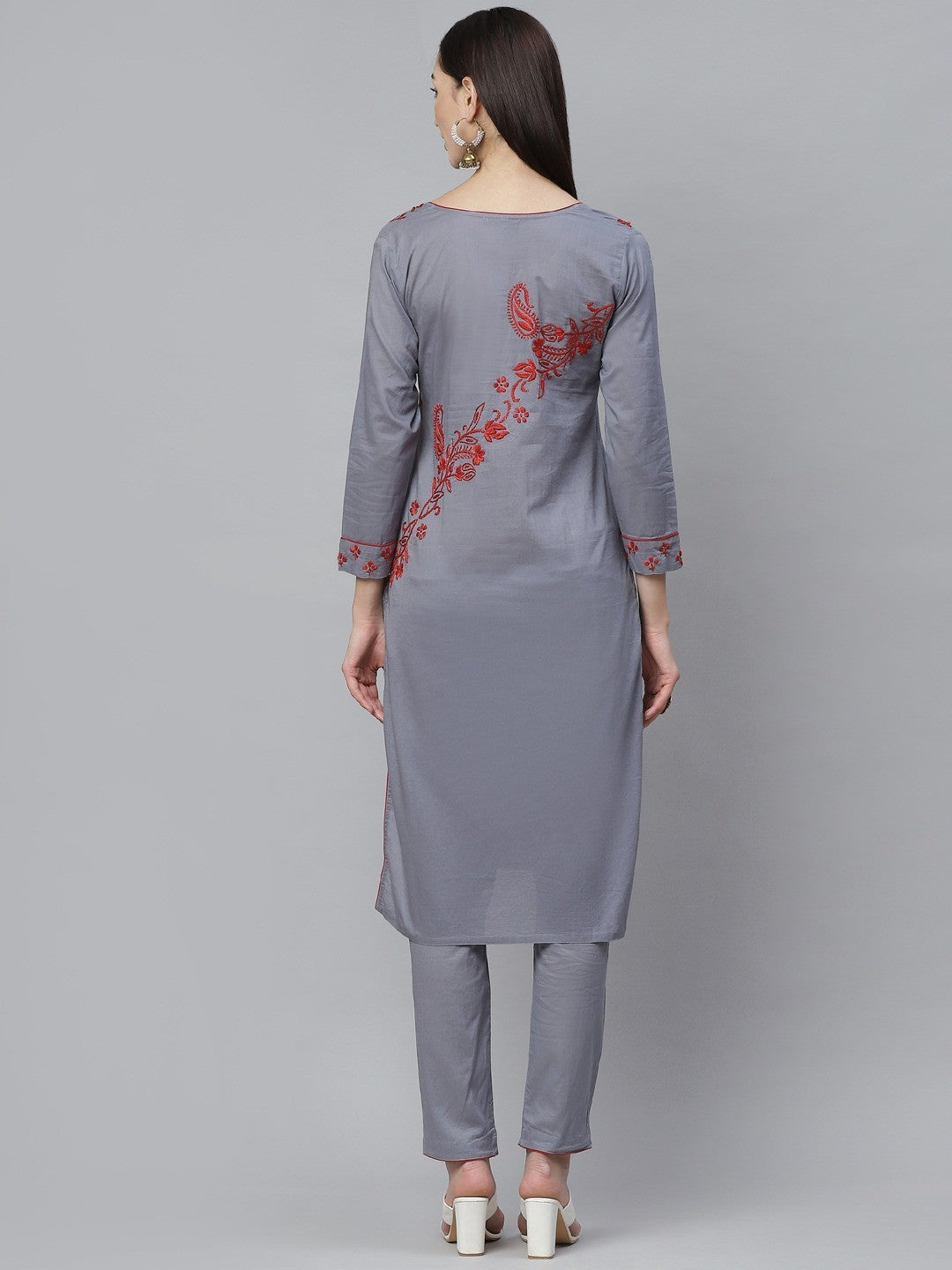 Ada Hand Embroidered Grey Cotton Lucknowi Chikankari Straight Kurta With Trouser Set A811128