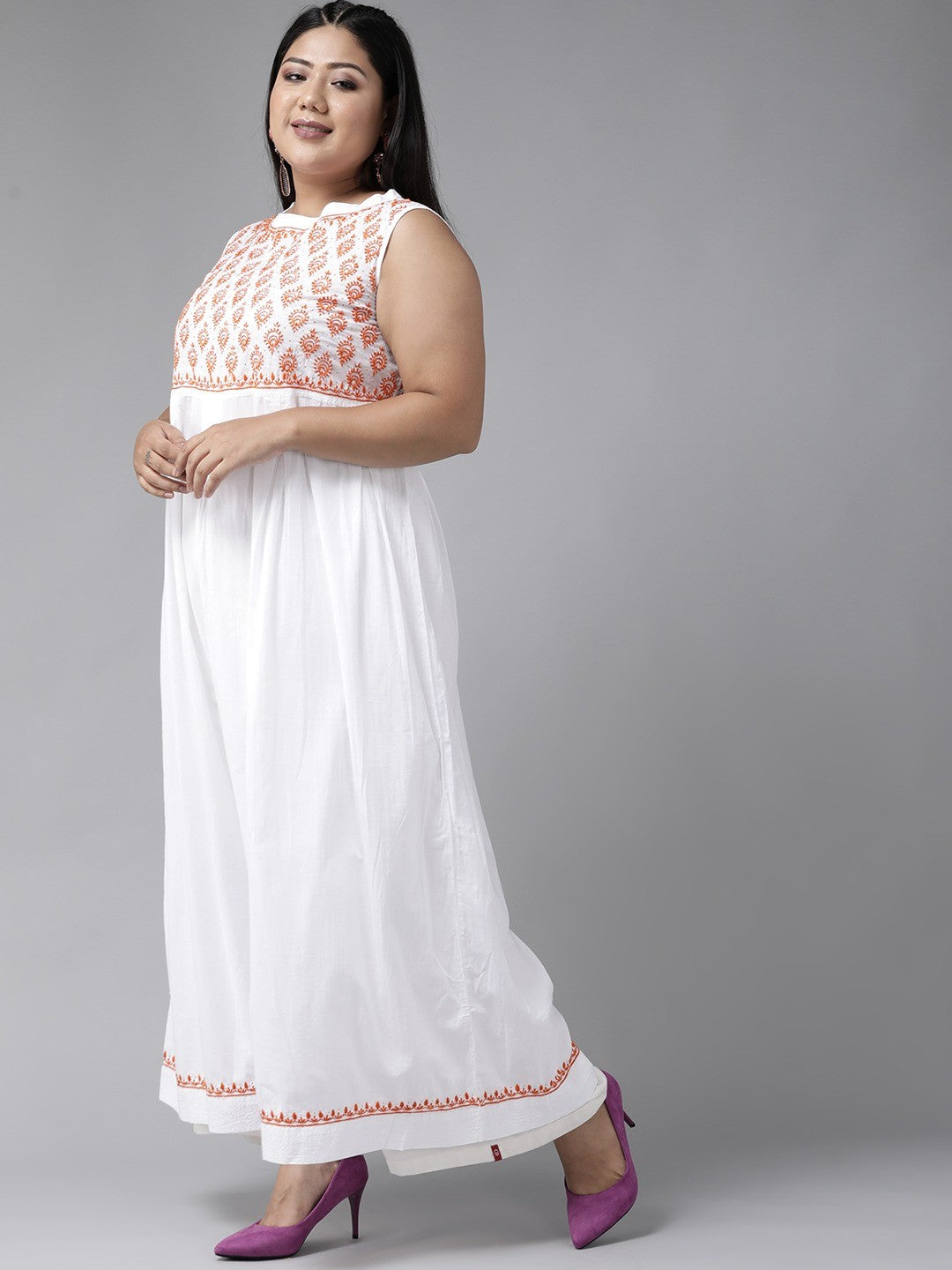 Ada Hand Embroidered White Cotton Lucknowi Chikankari A-line Kurta With Muqaish Work A100466