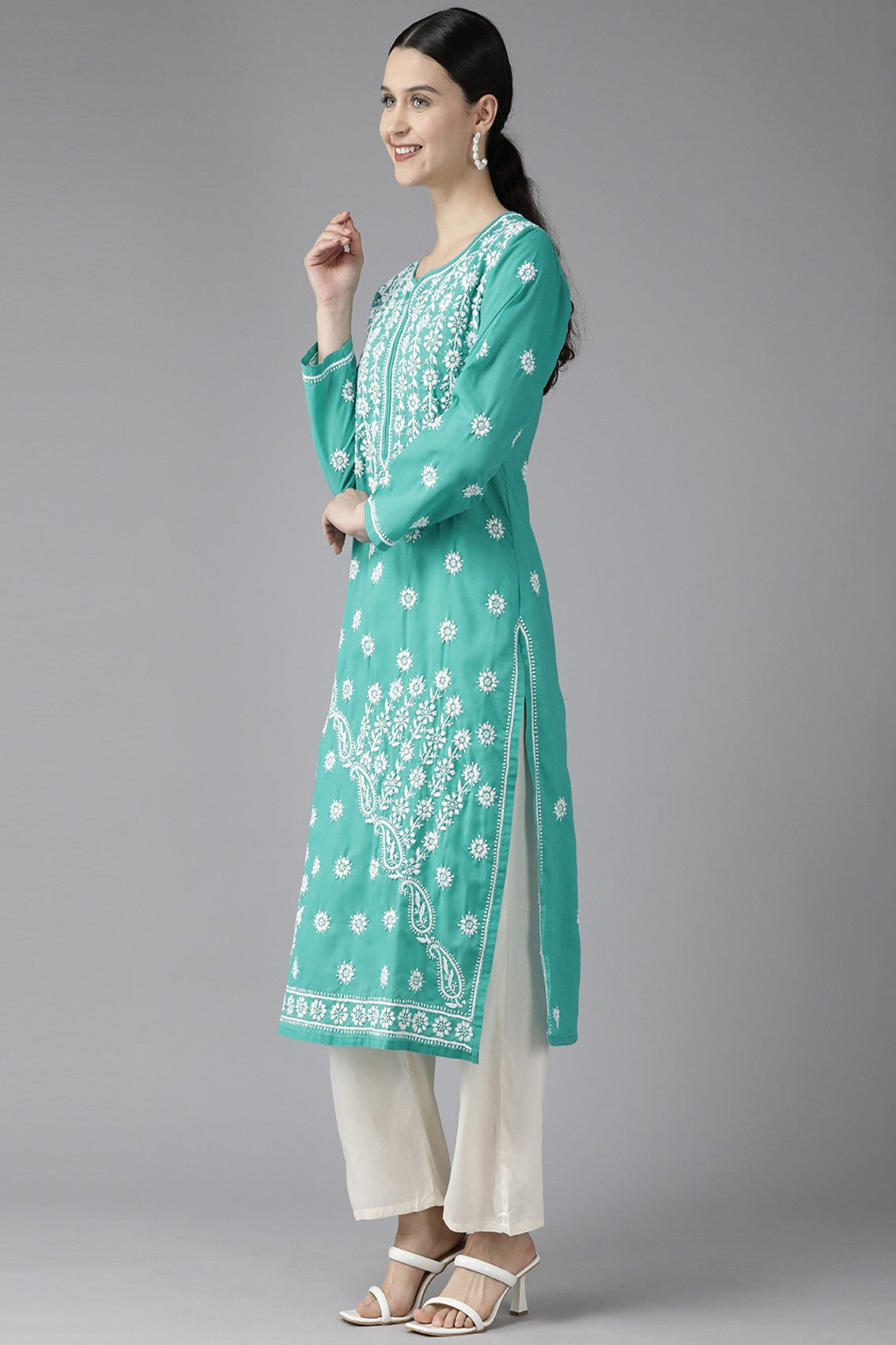 Ada Hand Embroidered Rama Green Cotton Lucknowi Chikankari Straight Kurta A411416