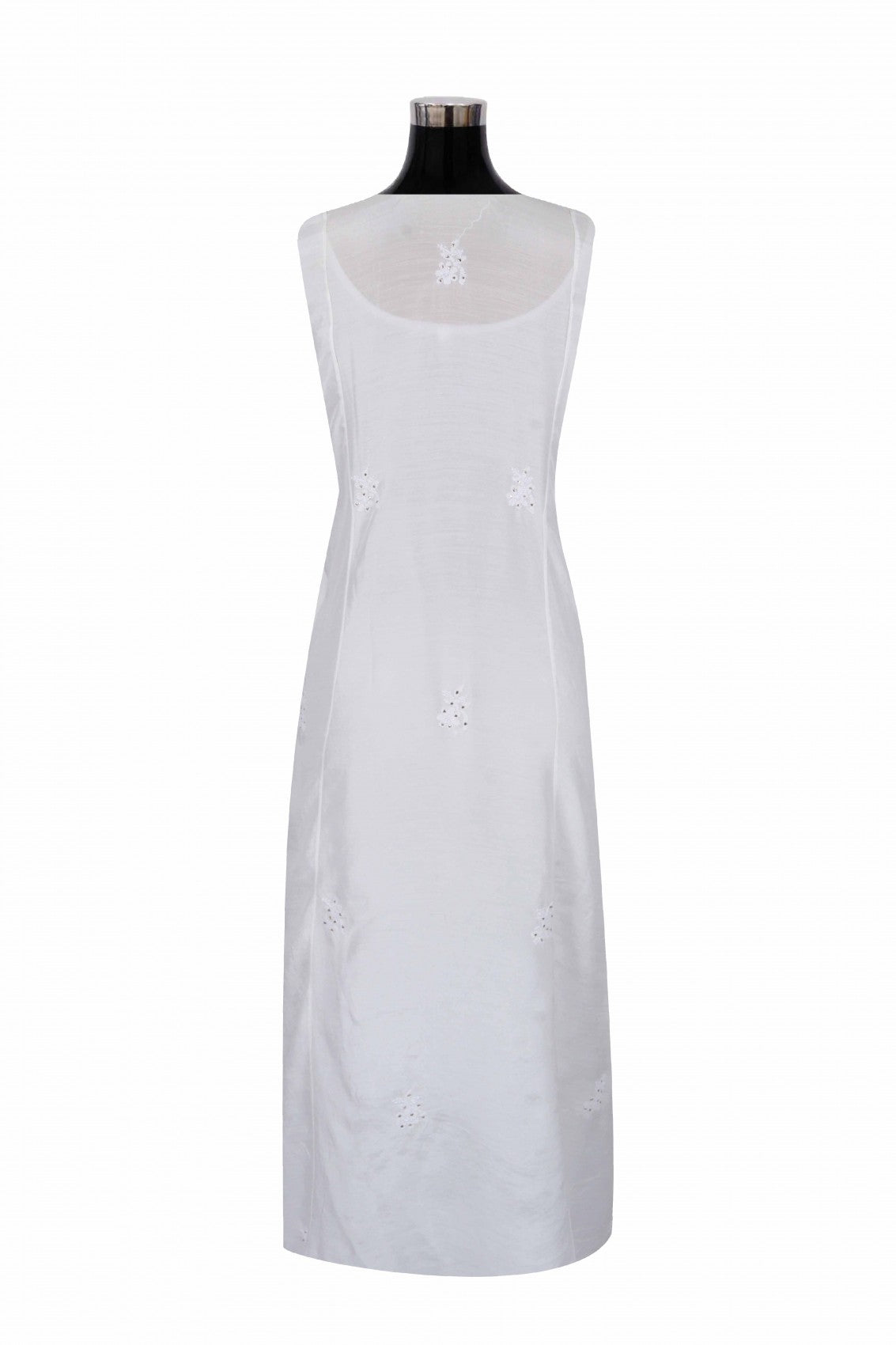 Ada Hand Embroidered White Muslin Lucknowi Chikankari Semi-Stitched Anarkali Kurta Piece With Muqaish Work 01A179471