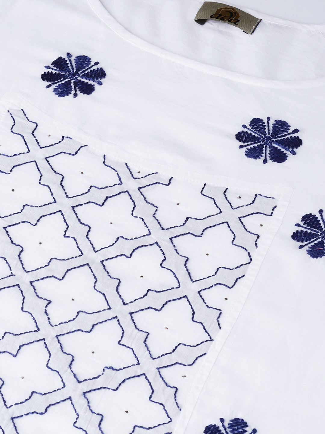 Ada Hand Embroidered White Cotton Lucknowi Chikankari Straight Kurta With Muqaish Work A100046