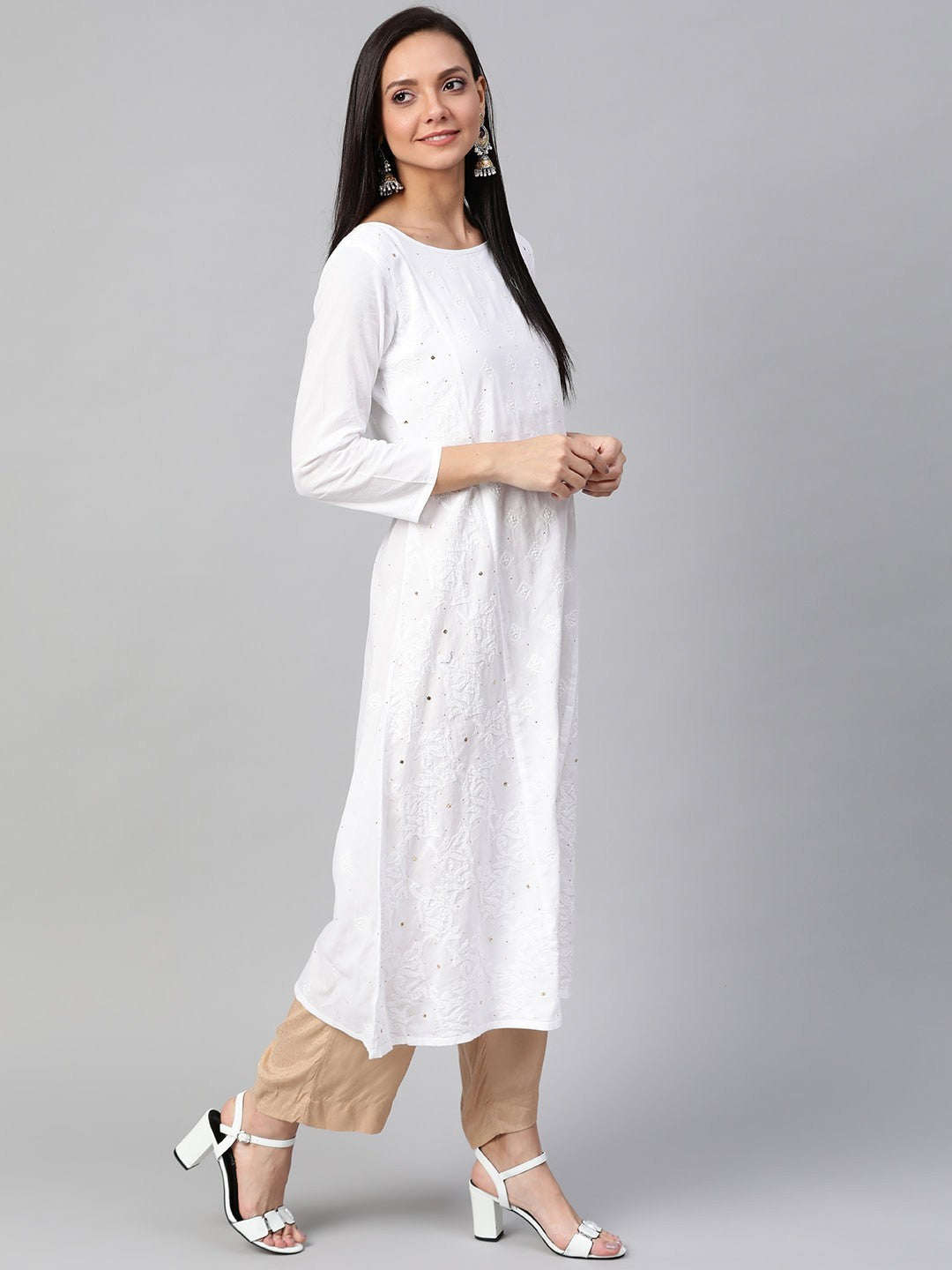 Ada Hand Embroidered White Cotton Lucknowi Chikankari A-line Kurta With Muqaish Work A100468