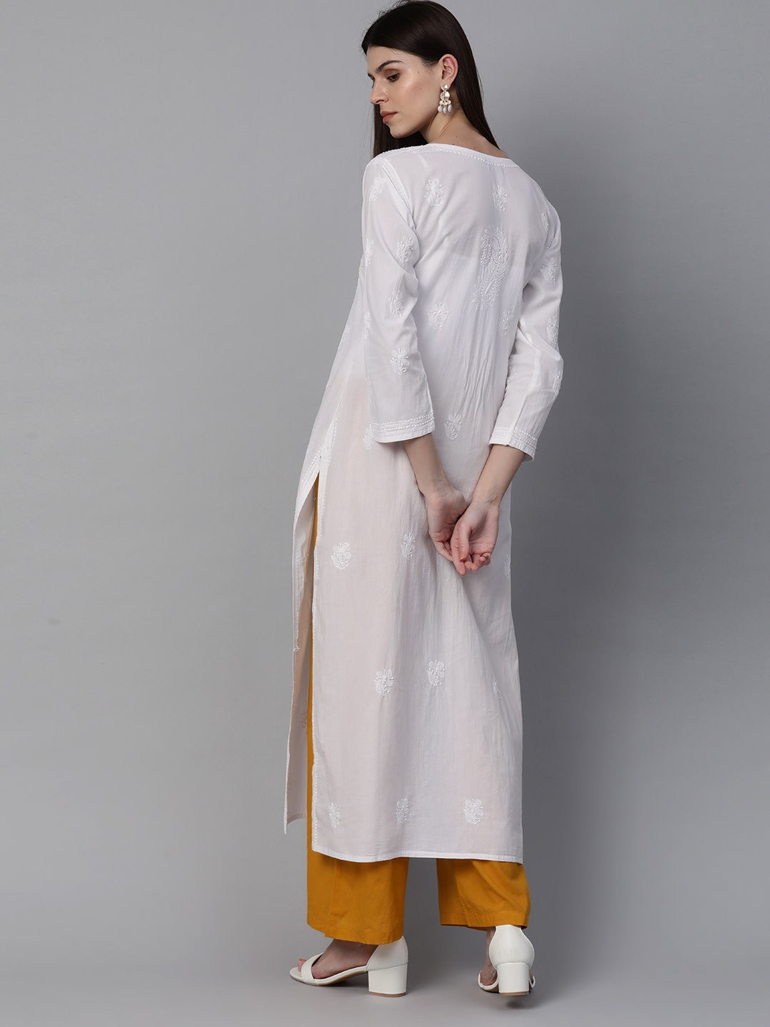 Ada Hand Embroidered White Cotton Lucknowi Chikankari Straight Kurta A100417