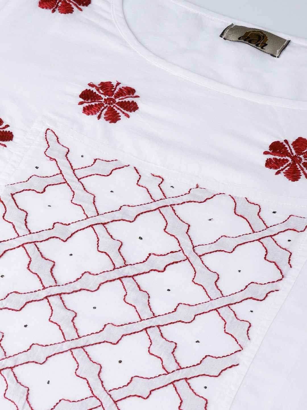 Ada Hand Embroidered White Cotton Lucknowi Chikankari Straight Kurta With Muqaish Work A100051