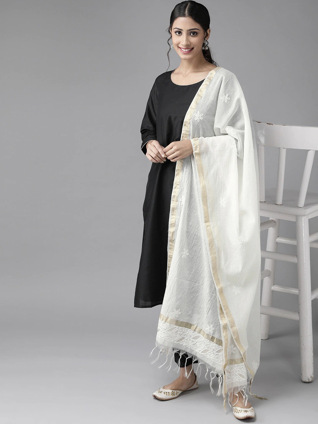 Ada Hand Embroidered White Chanderi Lucknowi Chikankari Dupatta With Muqaish Work- A511172