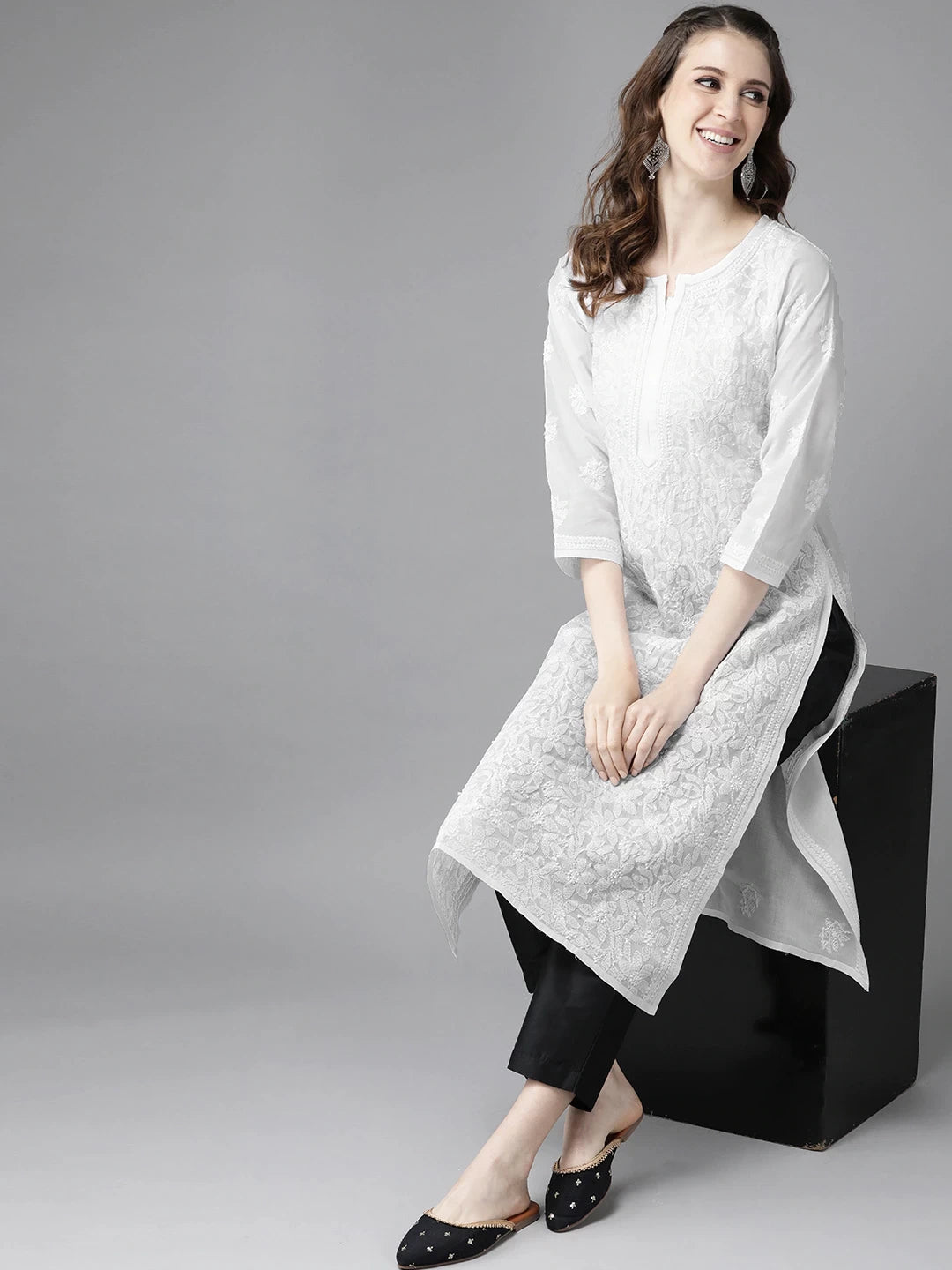 Ada Hand Embroidered White Cotton Lucknowi Chikankari Straight Kurta A411181