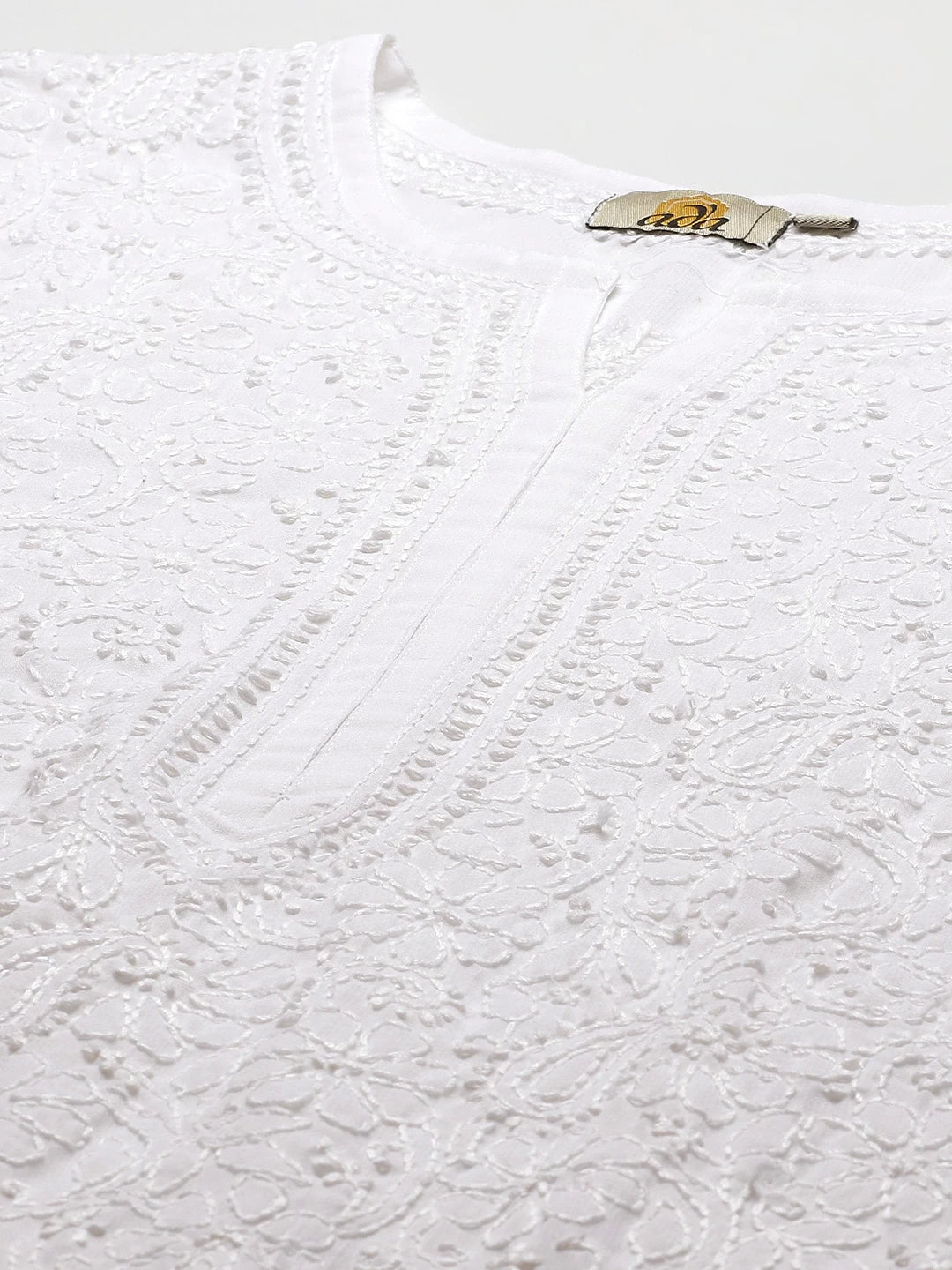 Ada Hand Embroidered White Georgette Lucknowi Chikankari Kurta Set A811216