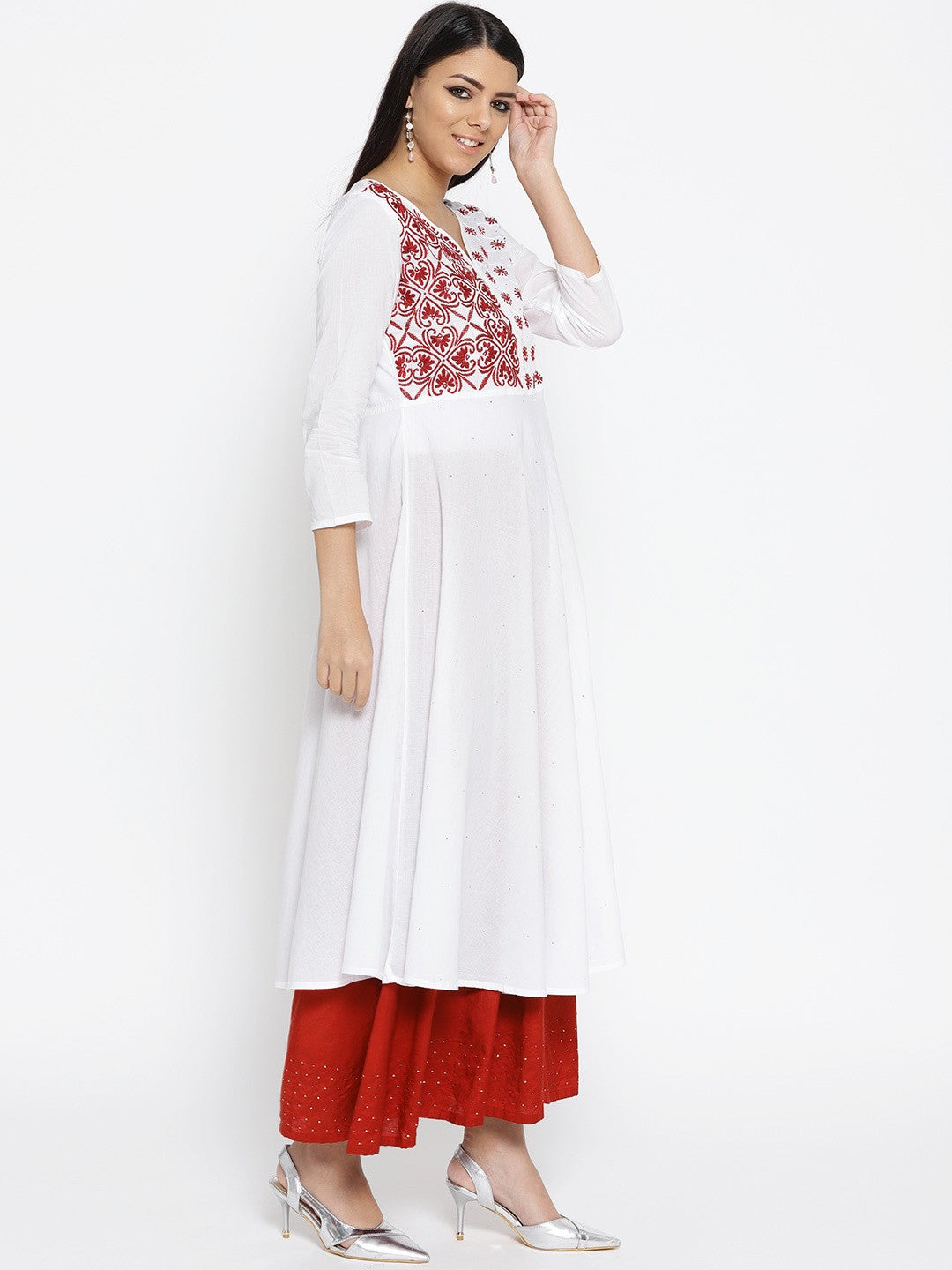 Ada Hand Embroidered White Cotton Lucknowi Chikankari Straight Kurta With Muqaish Work A100057